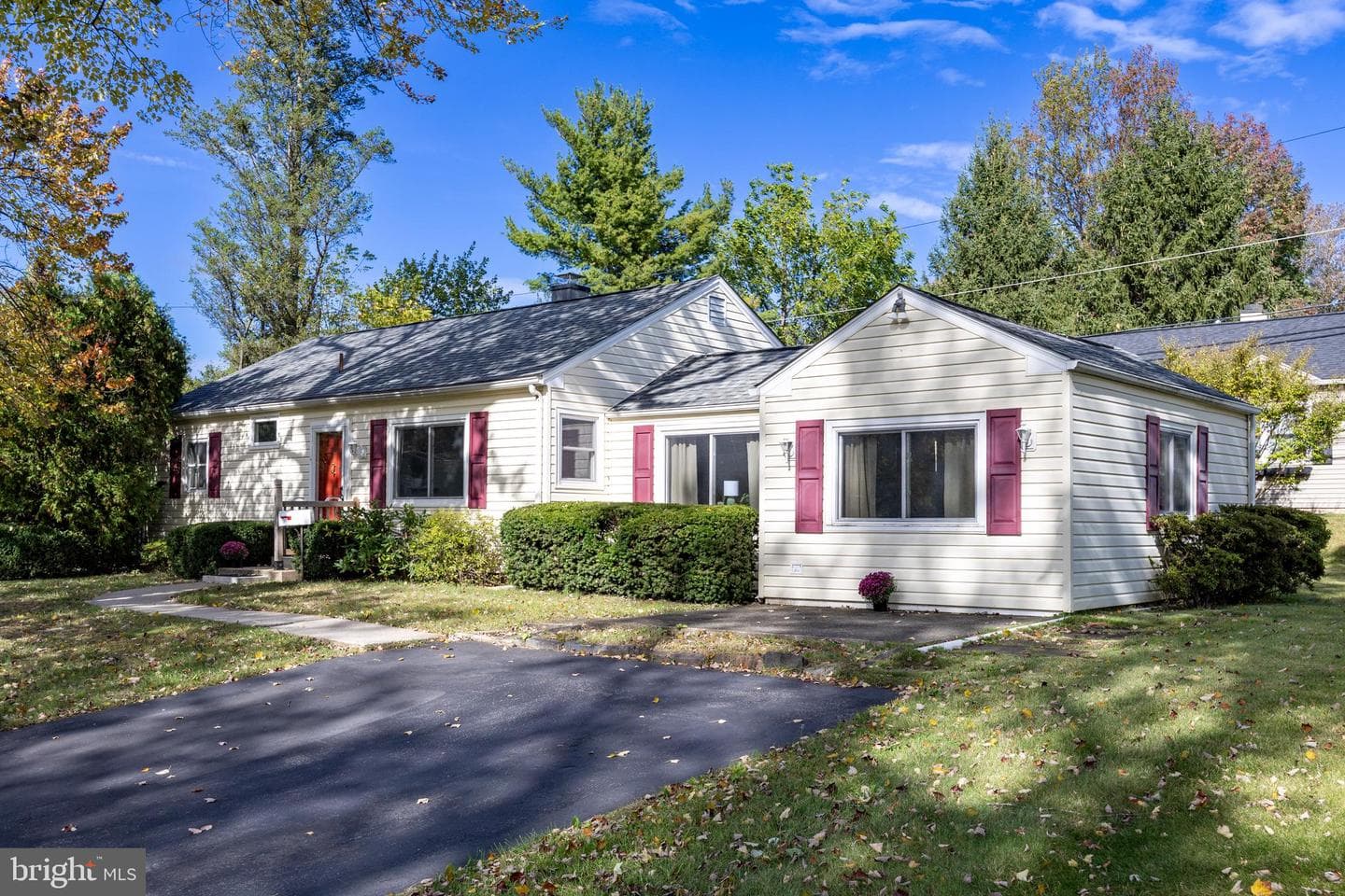 103 Fairview Road photo 1