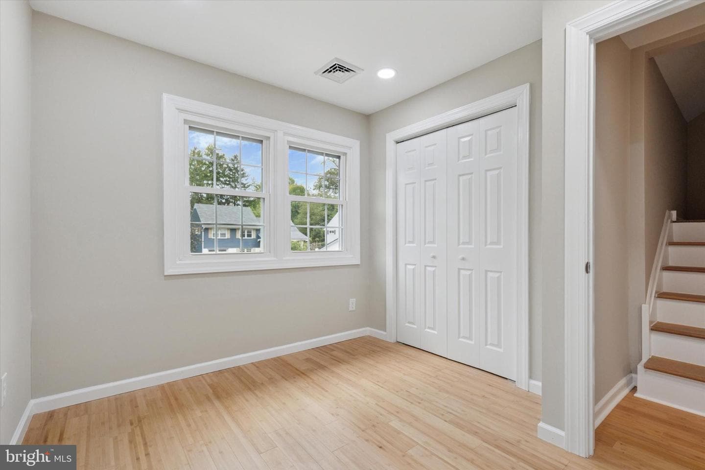 9 Bryan Avenue photo 15