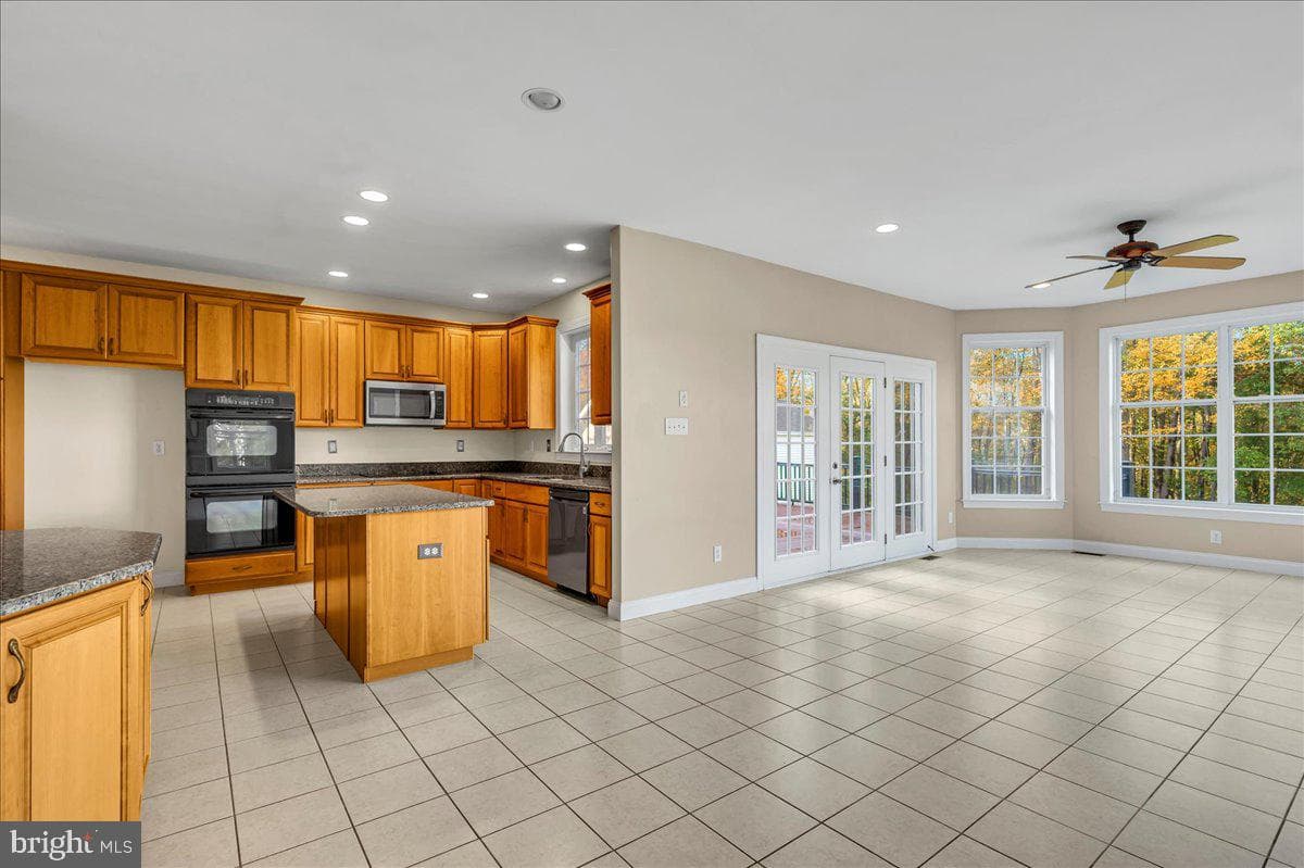 54 Mccormick Way photo 11