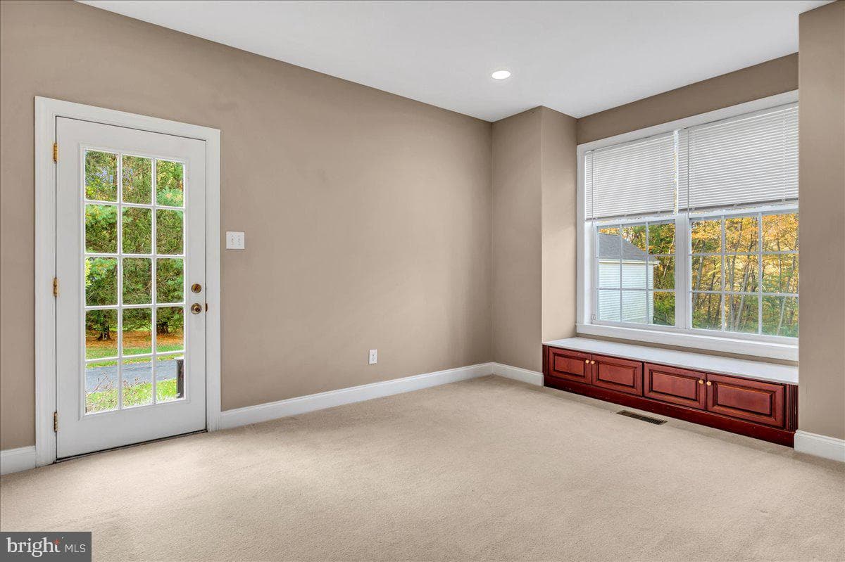 54 Mccormick Way photo 17