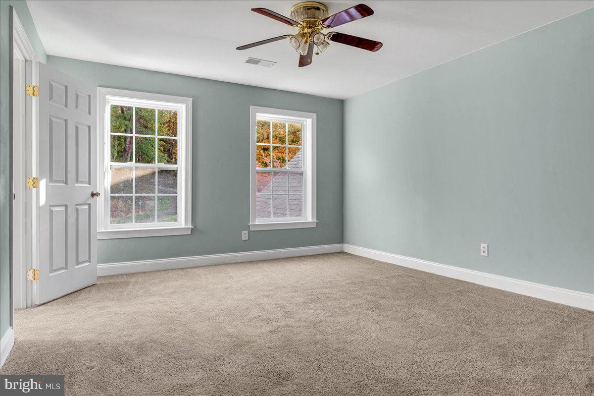 54 Mccormick Way photo 25