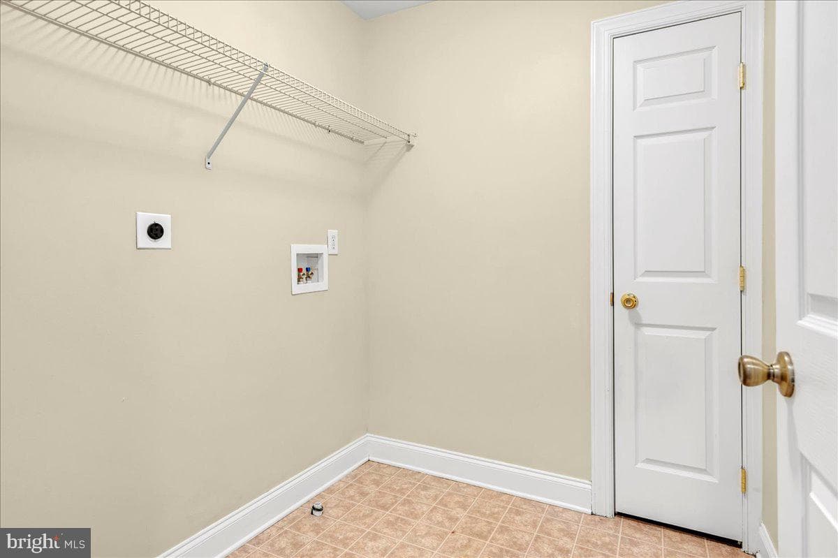 54 Mccormick Way photo 32