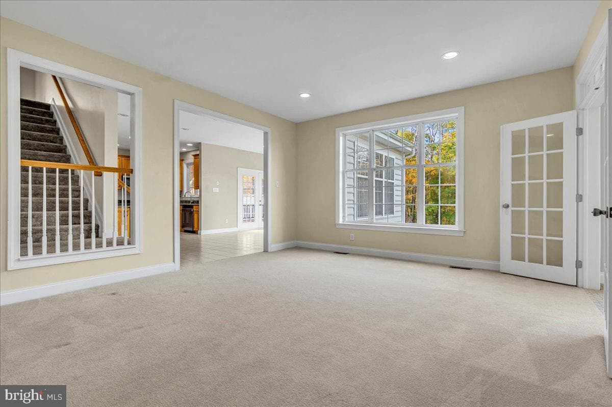 54 Mccormick Way photo 9