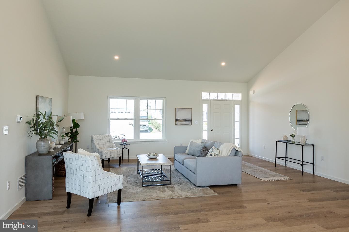 209 Hinson Dr photo 4