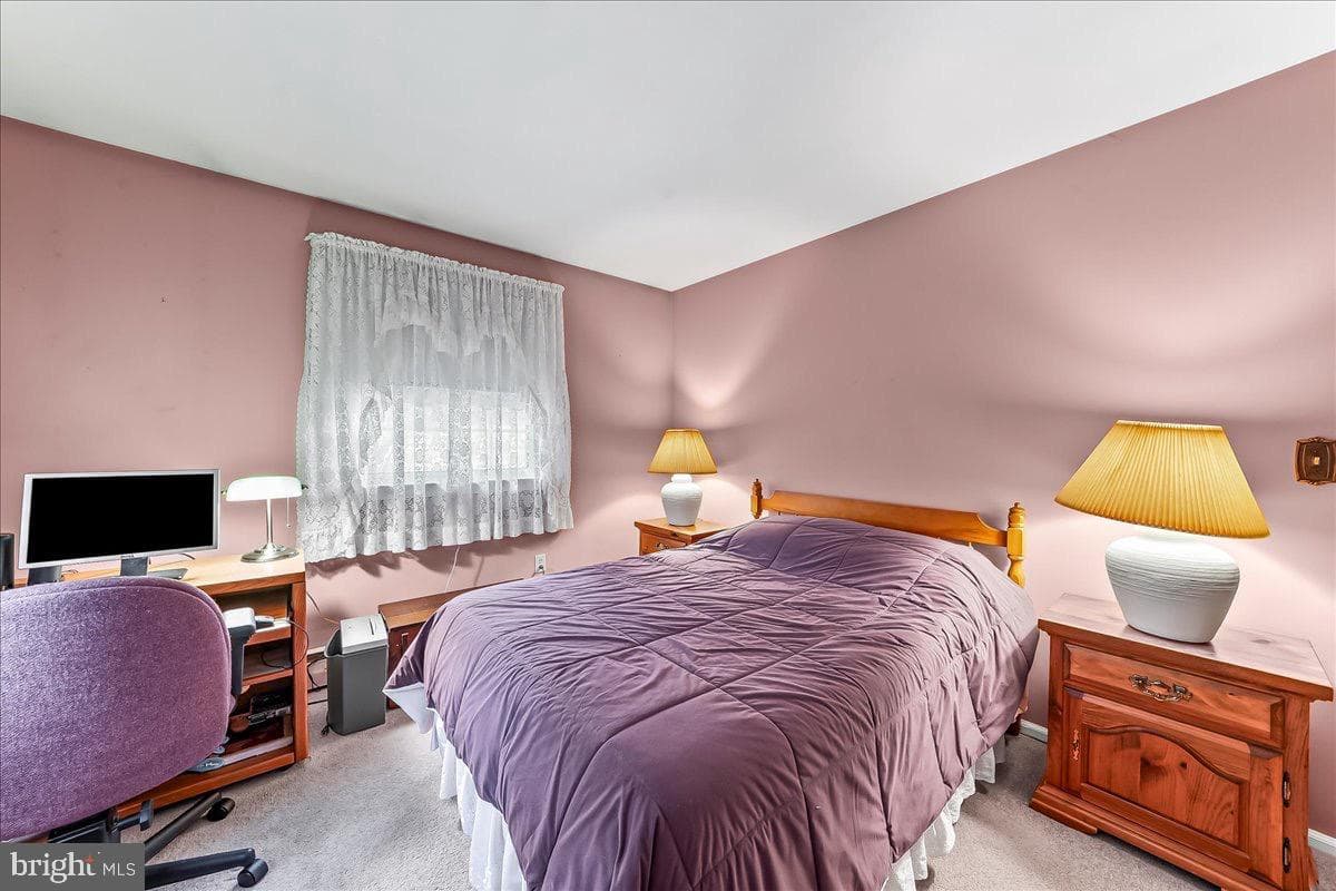 146 Hilltop Road photo 12