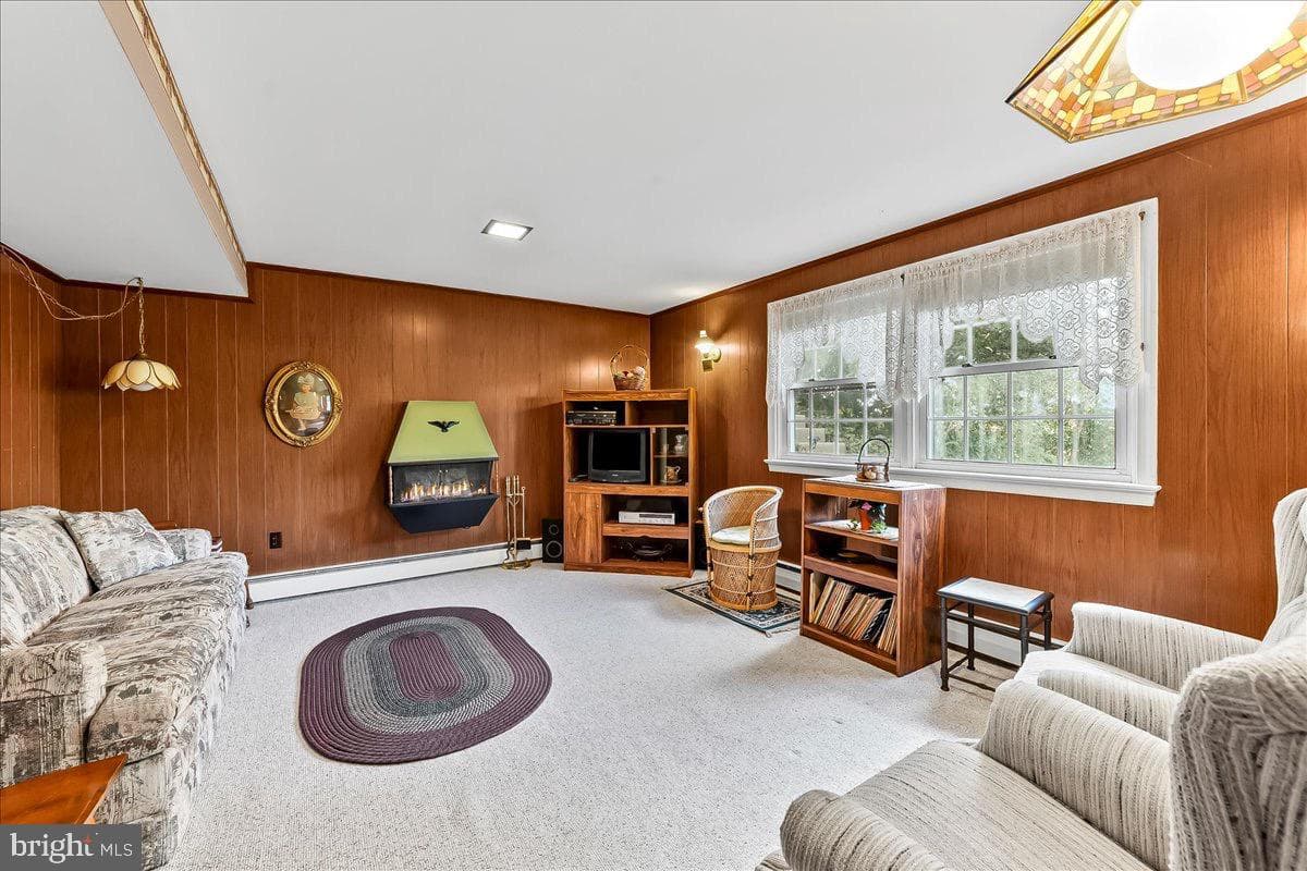 146 Hilltop Road photo 17