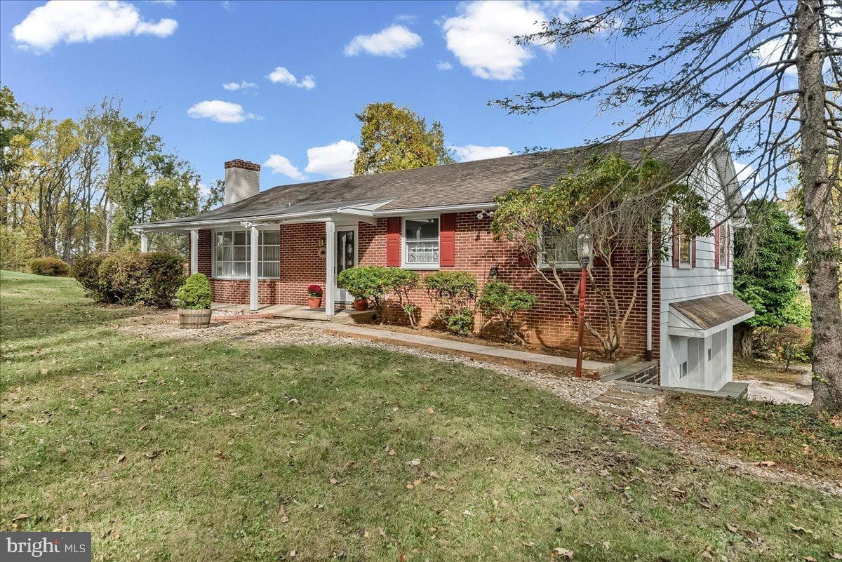 146 Hilltop Road photo 2