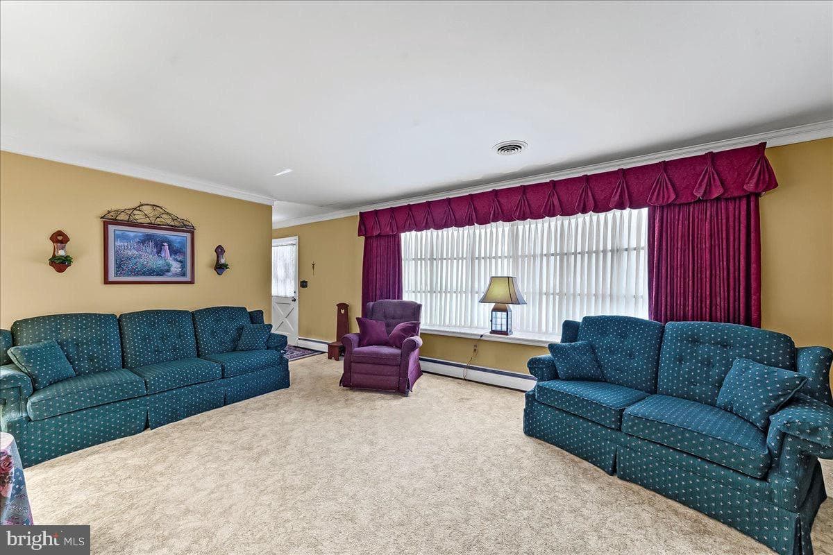 146 Hilltop Road photo 5