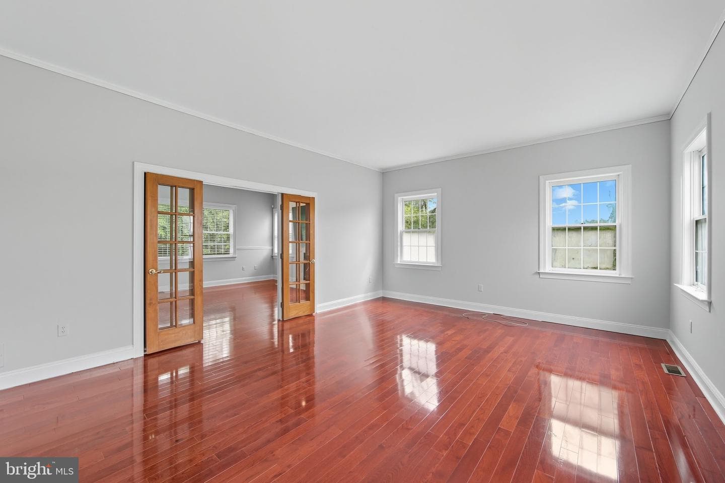 530 Legion Drive photo 19