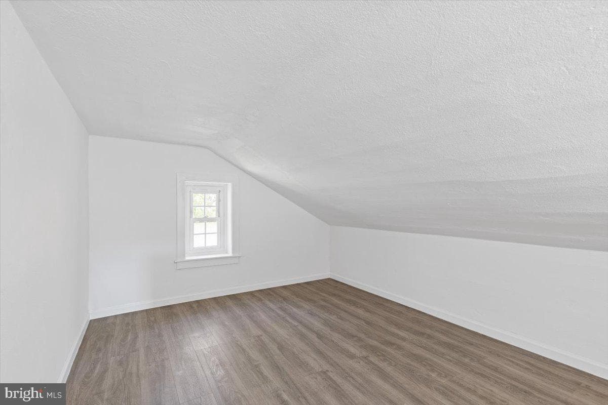 514 E Lancaster Avenue photo 20