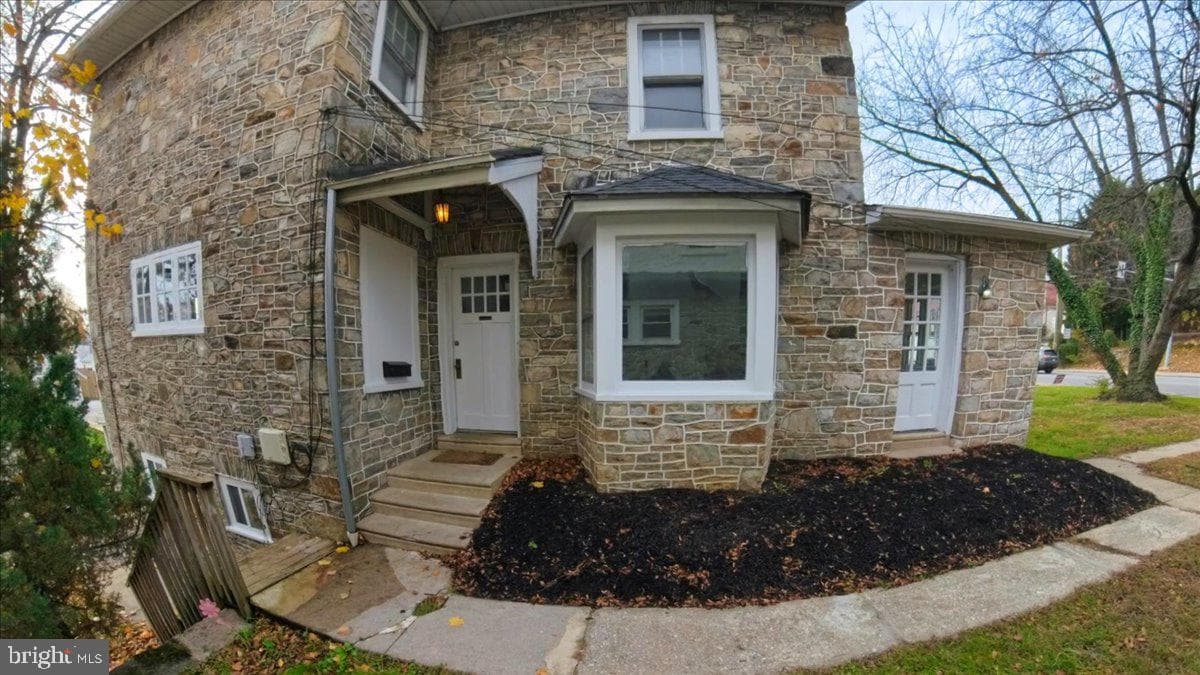 514 E Lancaster Avenue photo 29