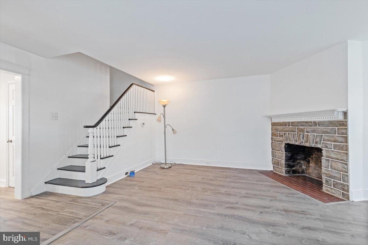 514 E Lancaster Avenue photo 5