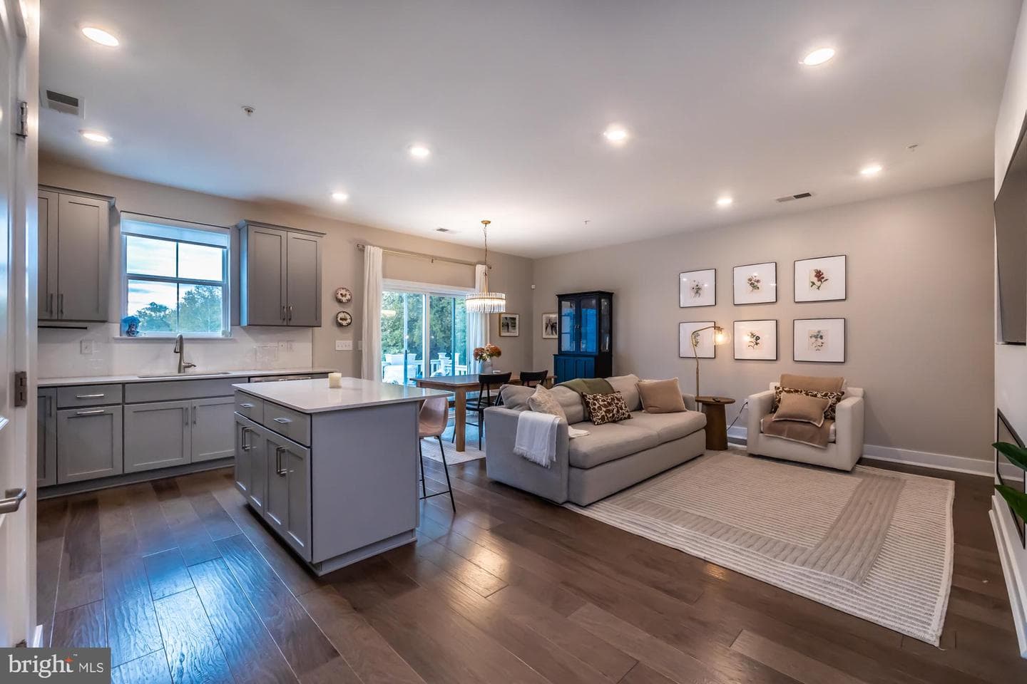 958 Skylar Court photo 4