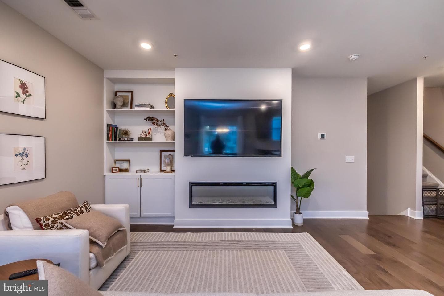 958 Skylar Court photo 6
