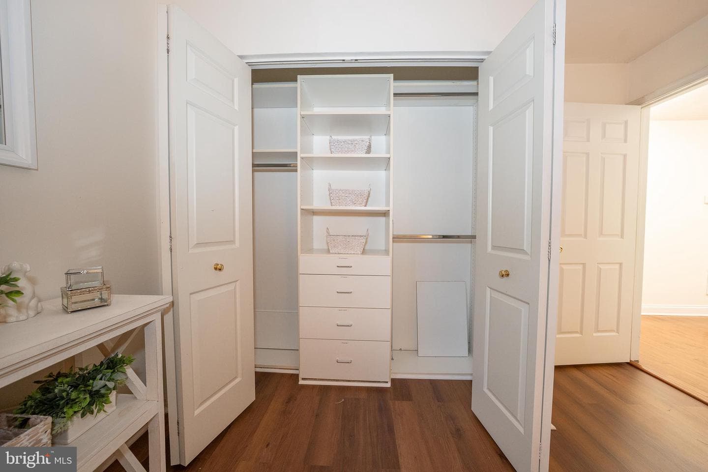 301 Hanover Court photo 40