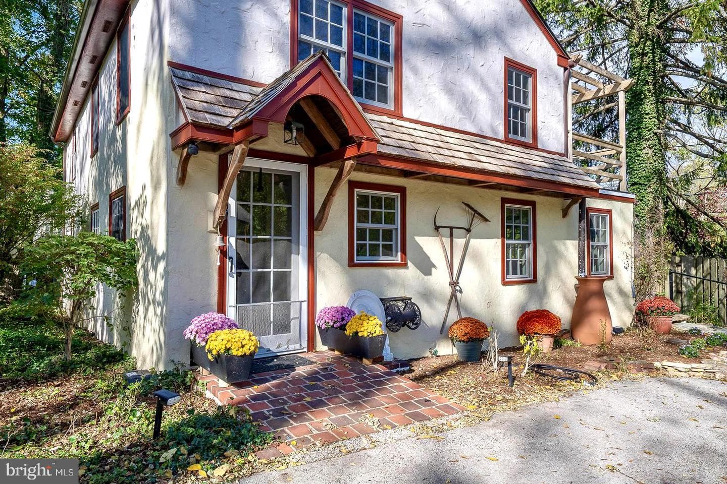 525 Hopewell Road photo 3