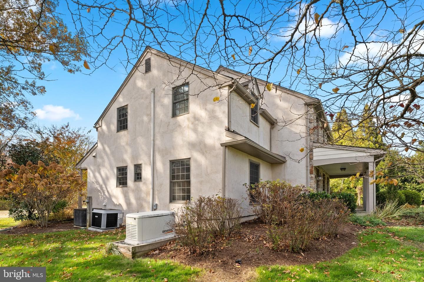 520 Hawthorne Place photo 6