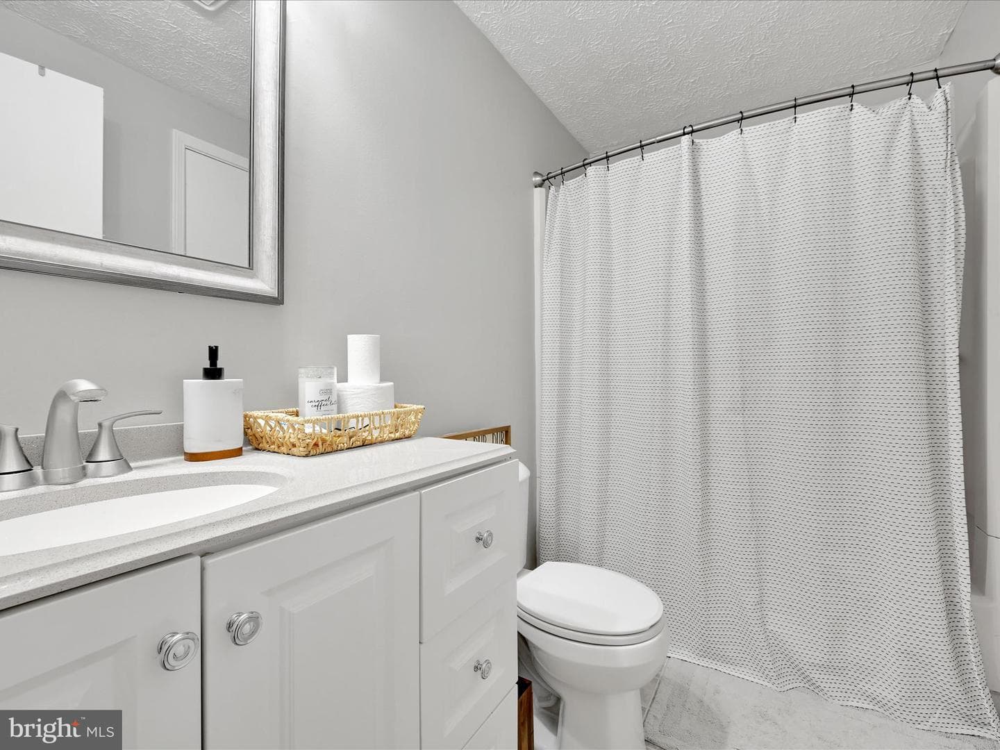 373 Adams Street photo 18