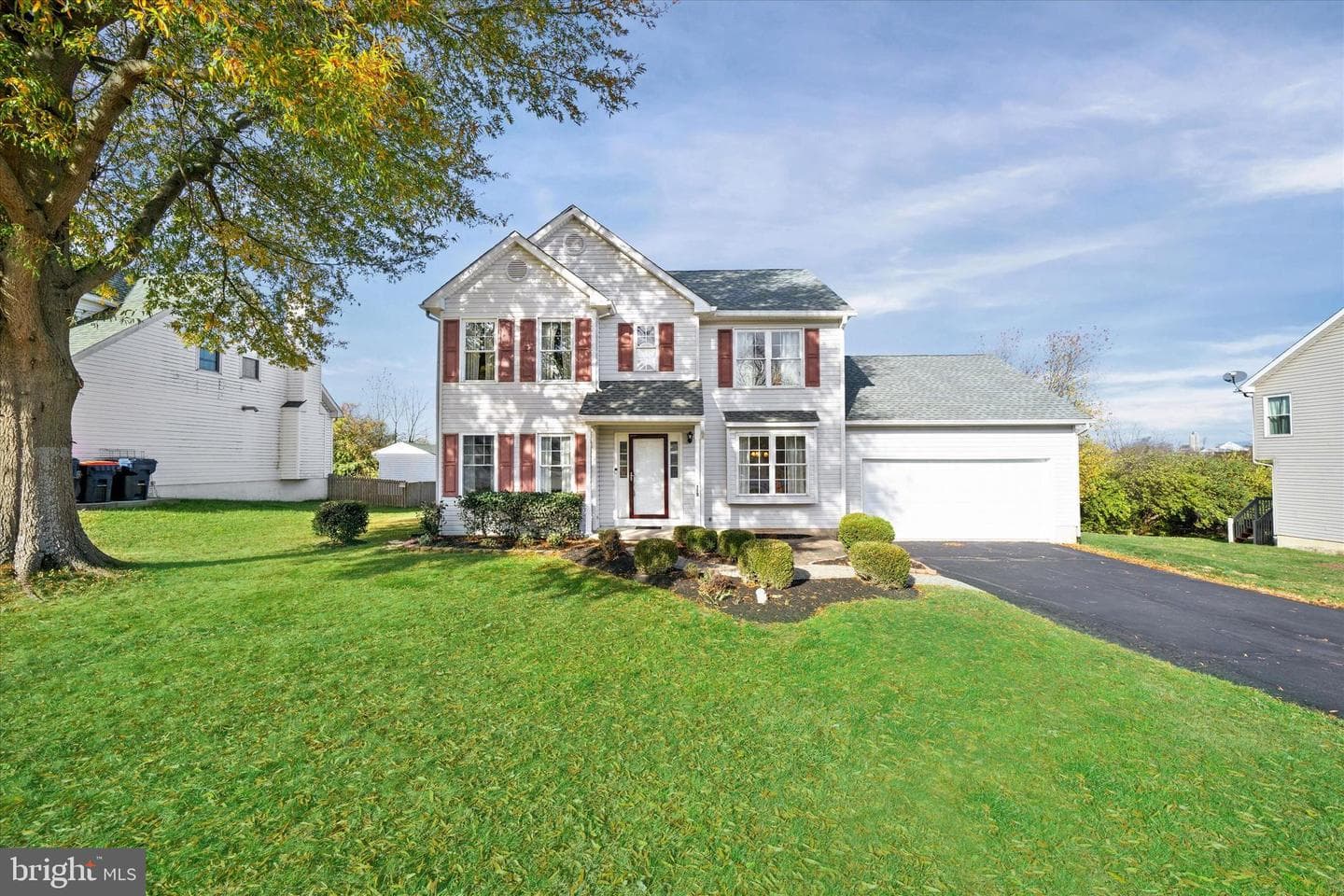 115 W Hillside Drive photo 2