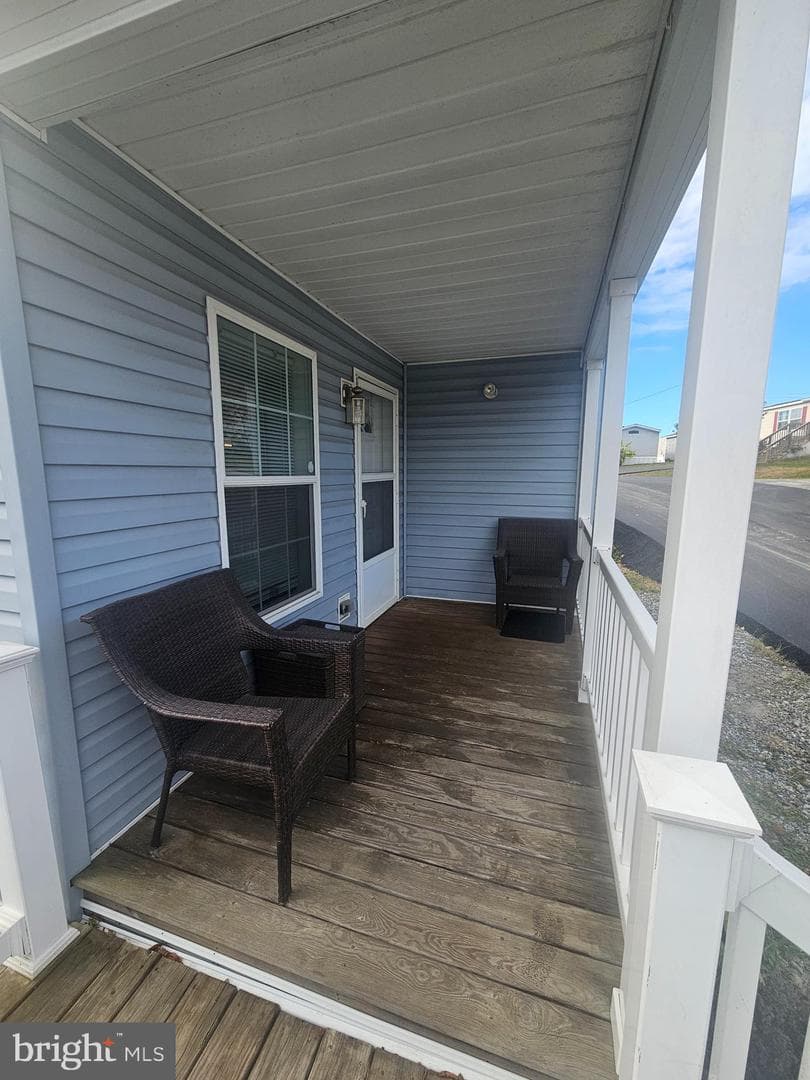 98 Erica Circle photo 3
