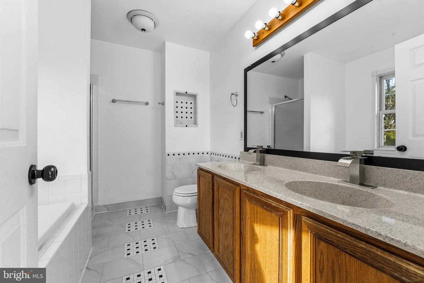 120 Ashley Road photo 33