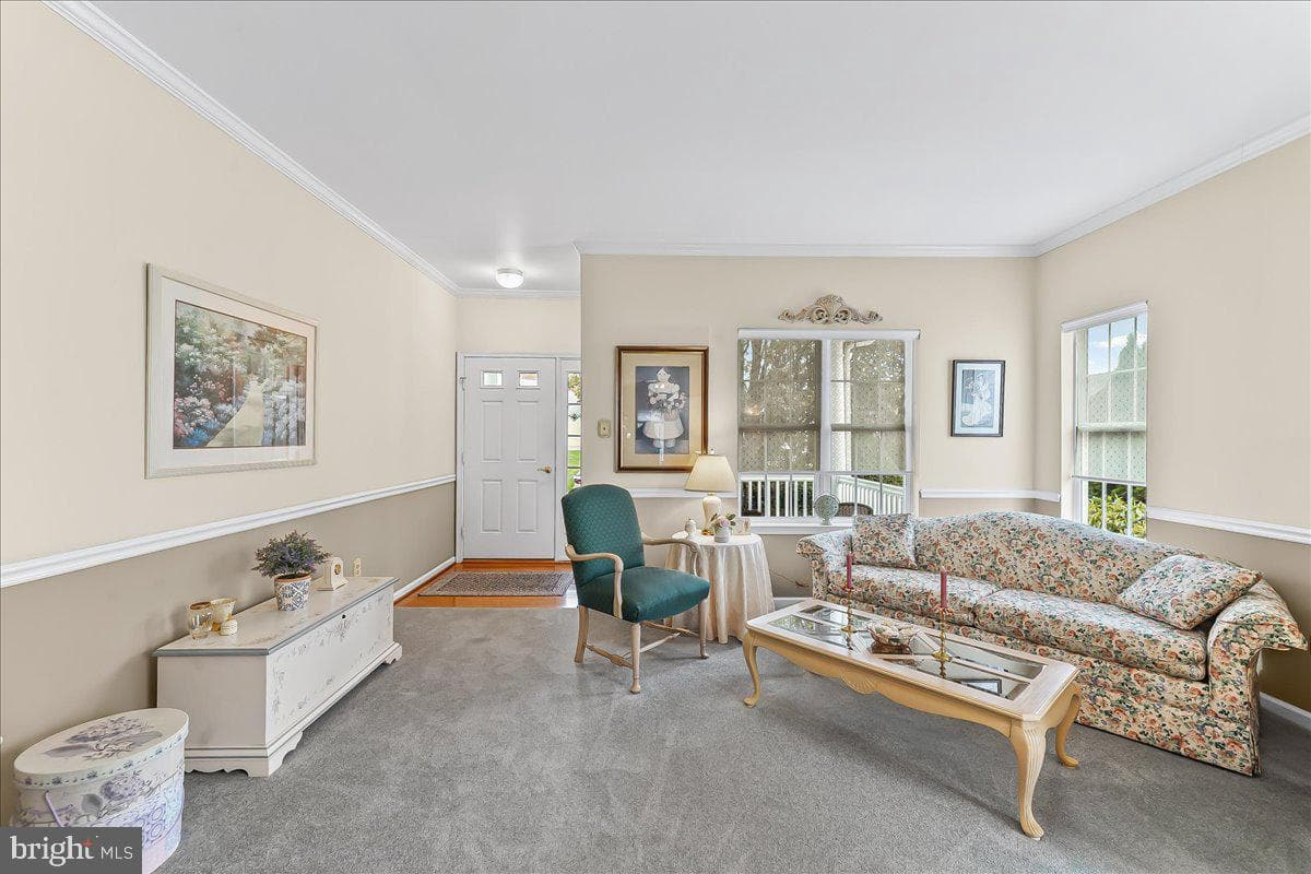 453 E Glenview Drive photo 6