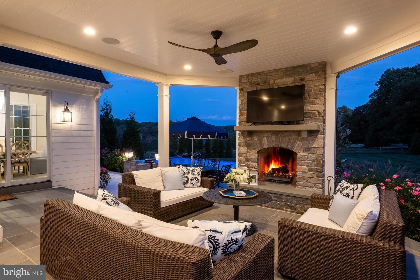 24 New Whitehorse Way photo 12