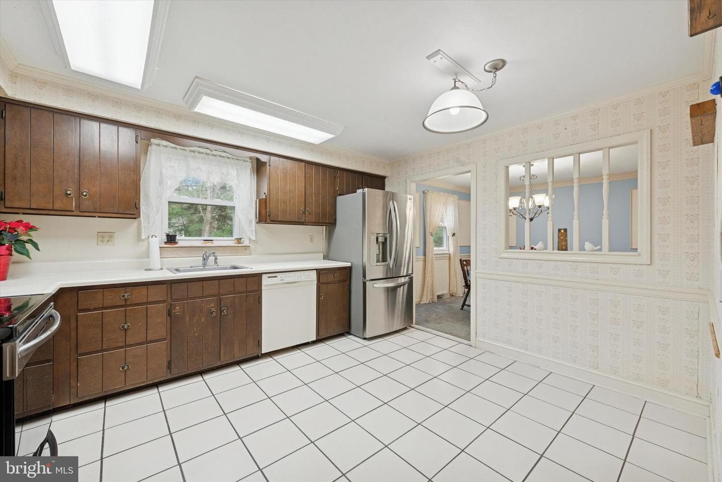 464 E Radnor Court photo 8