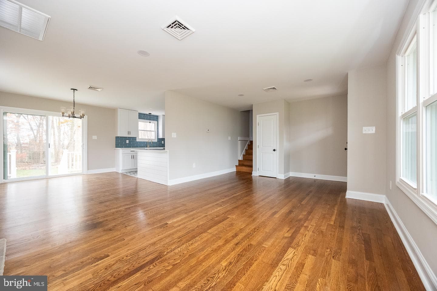 1050 Wayne Avenue photo 4
