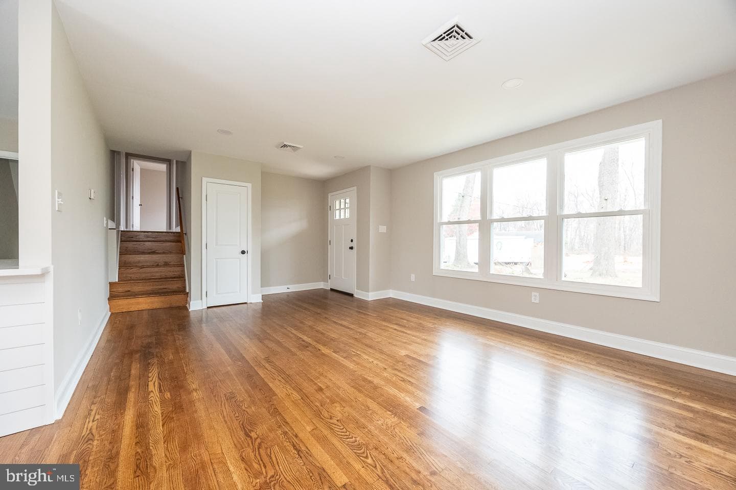 1050 Wayne Avenue photo 5