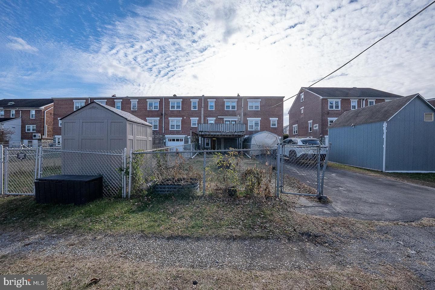 339 William Street photo 46