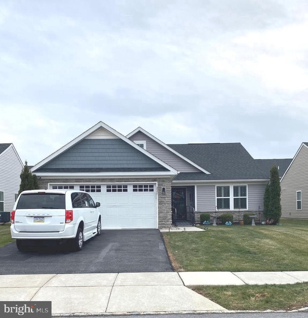 221 Folin Street photo 1