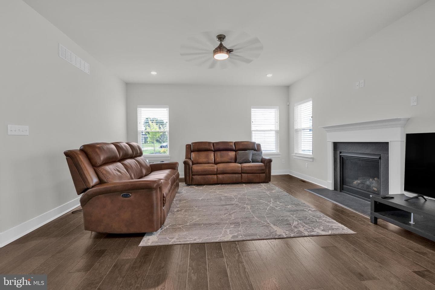 422 Emerald Court photo 23