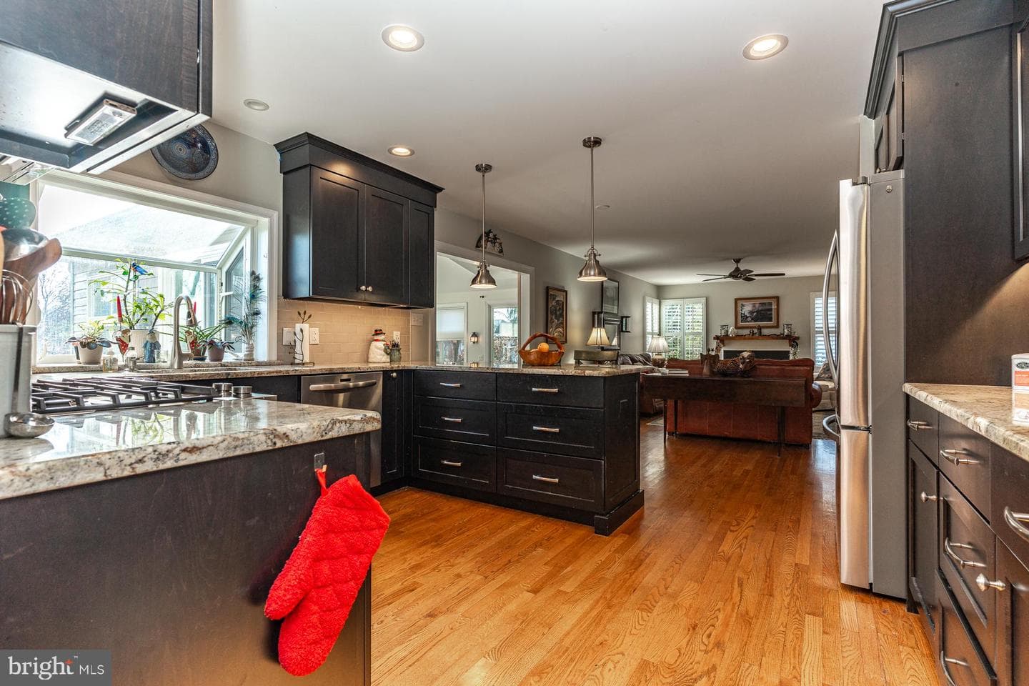 820 Waverly Road photo 12