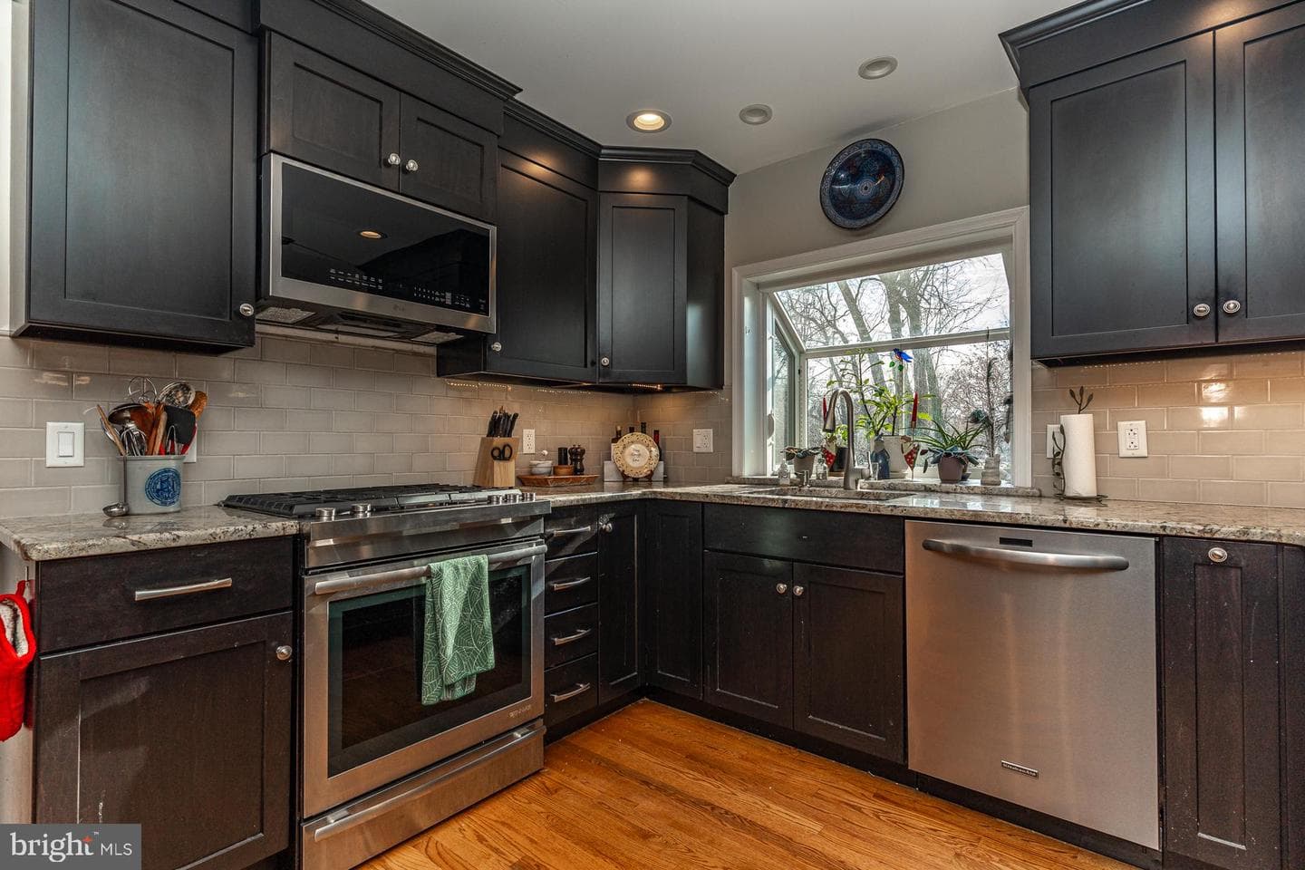 820 Waverly Road photo 14