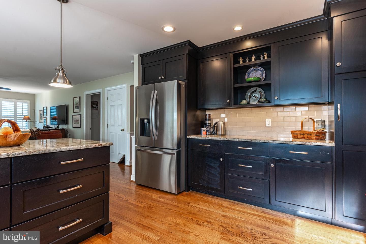 820 Waverly Road photo 15
