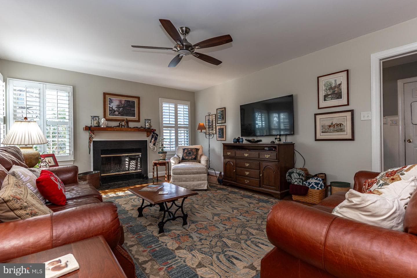 820 Waverly Road photo 18