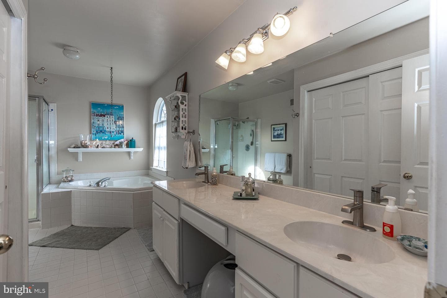 820 Waverly Road photo 26