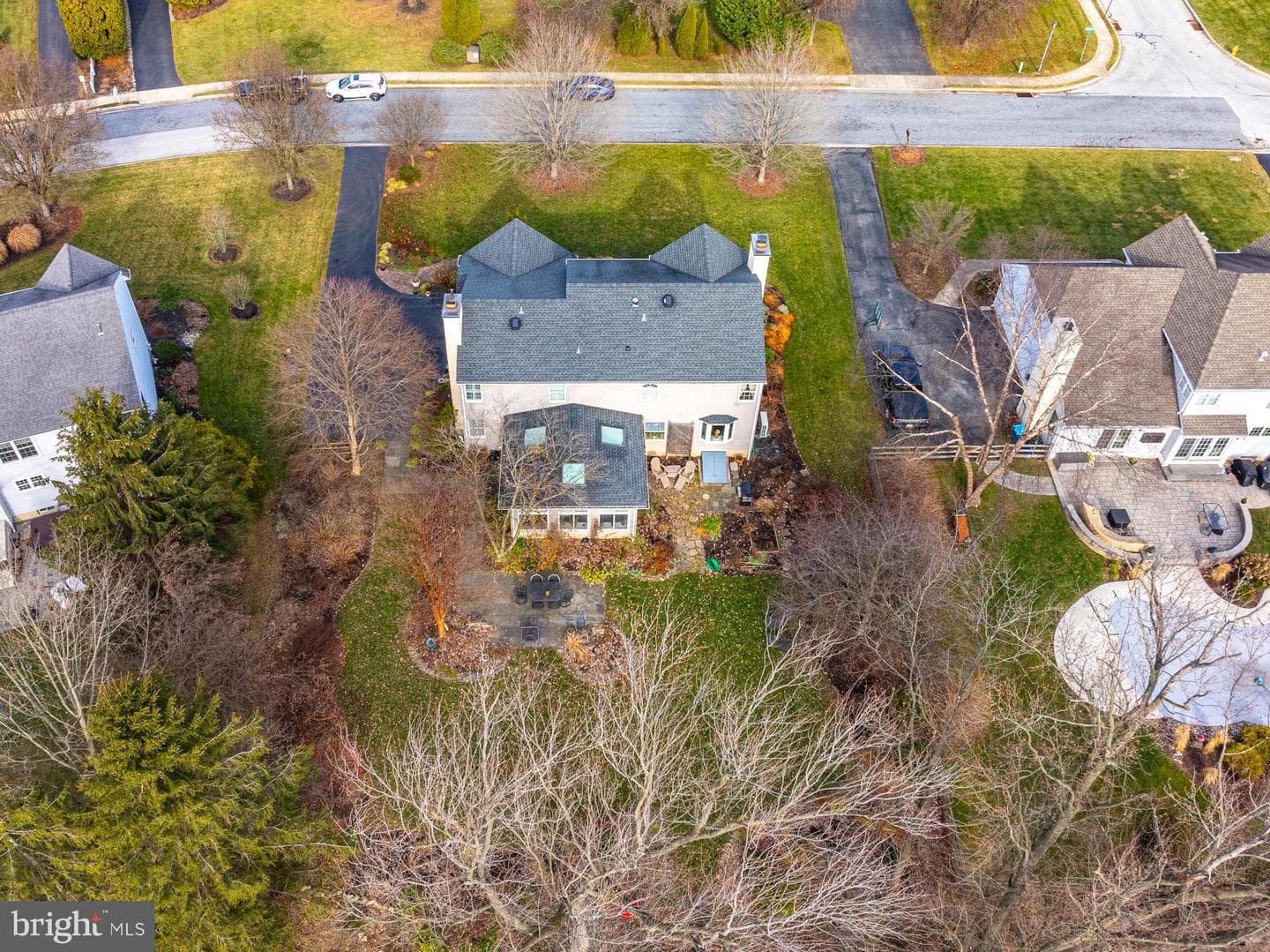 820 Waverly Road photo 41