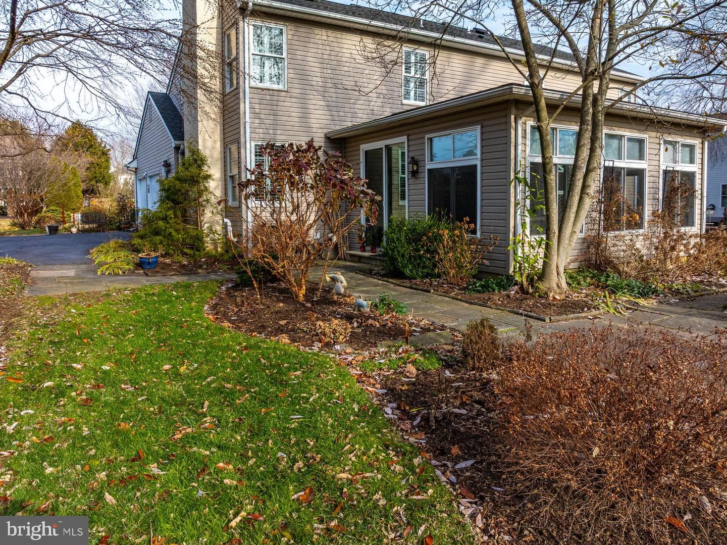 820 Waverly Road photo 6
