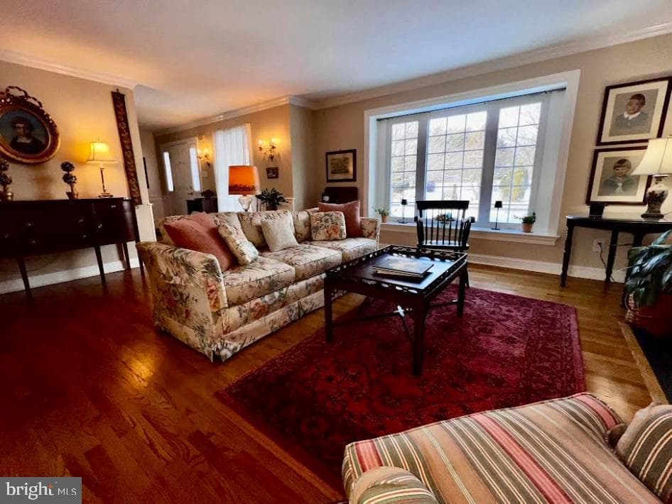 820 Waverly Road photo 9