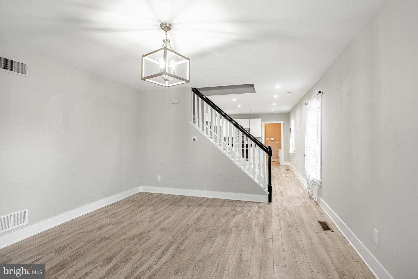530 Richards Road photo 6