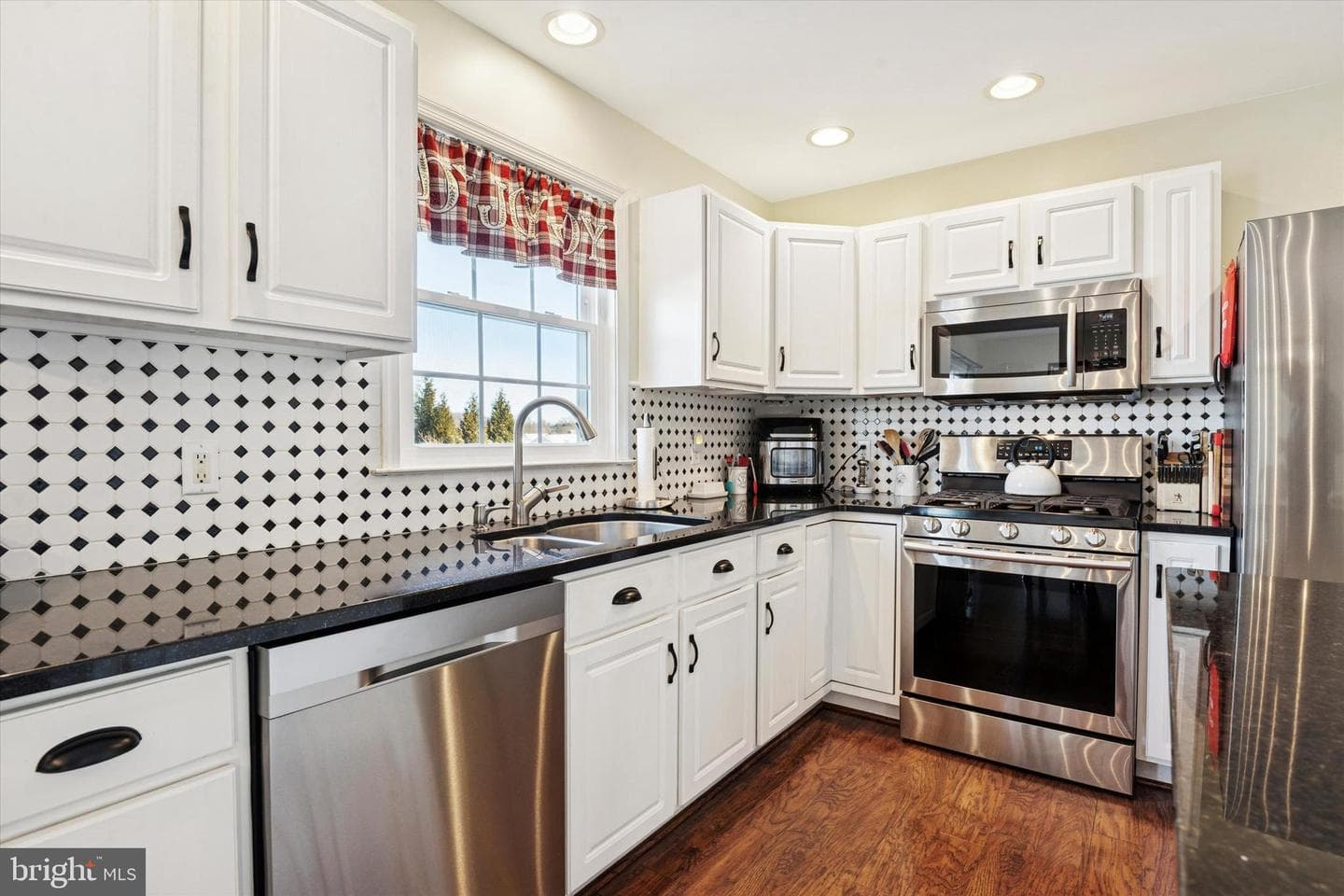 815 Chestnut Hill Road photo 10