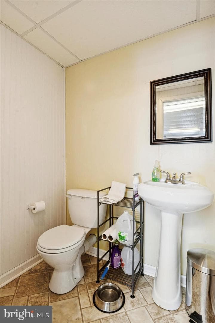 815 Chestnut Hill Road photo 23