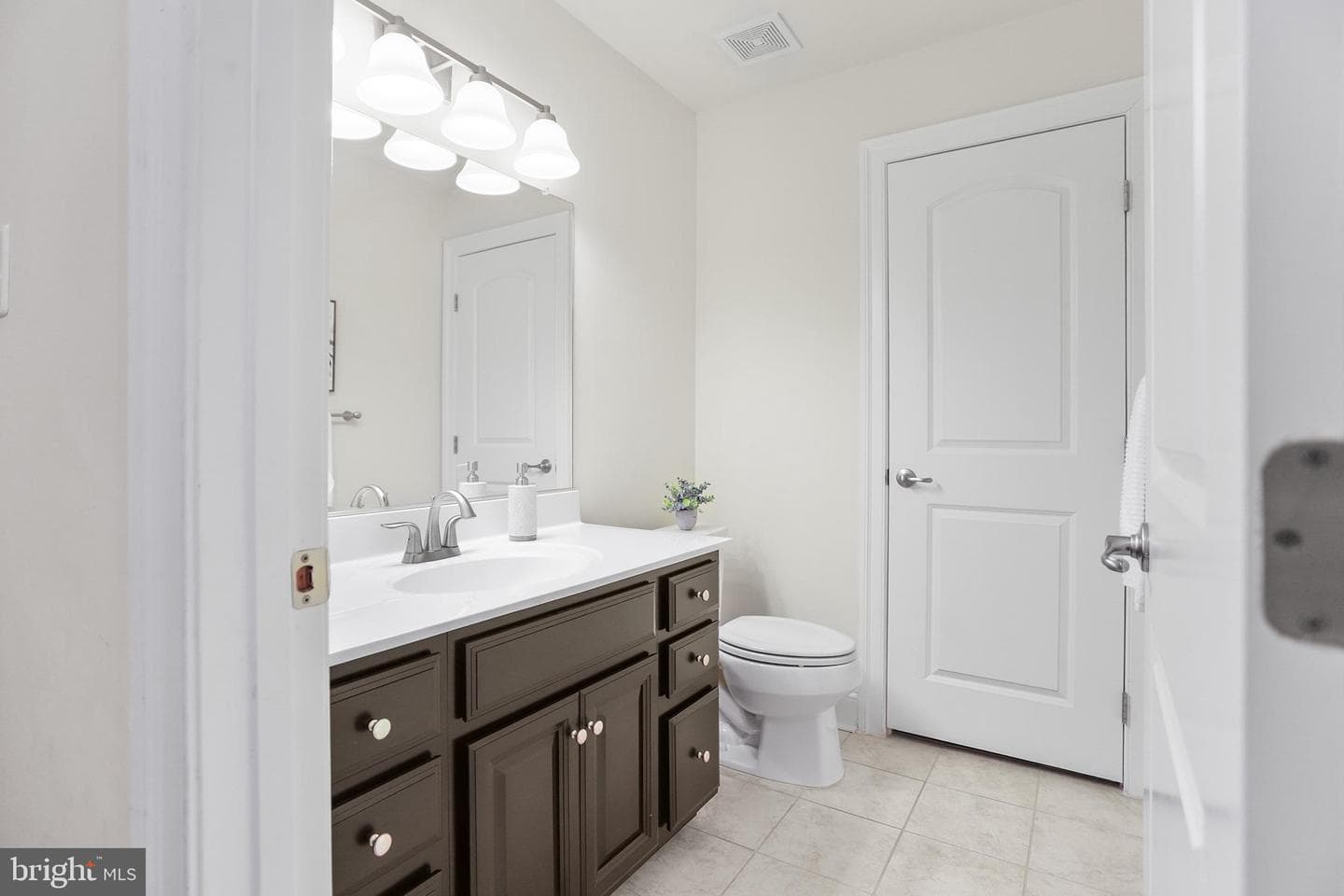 603 Stonecliffe Road photo 4