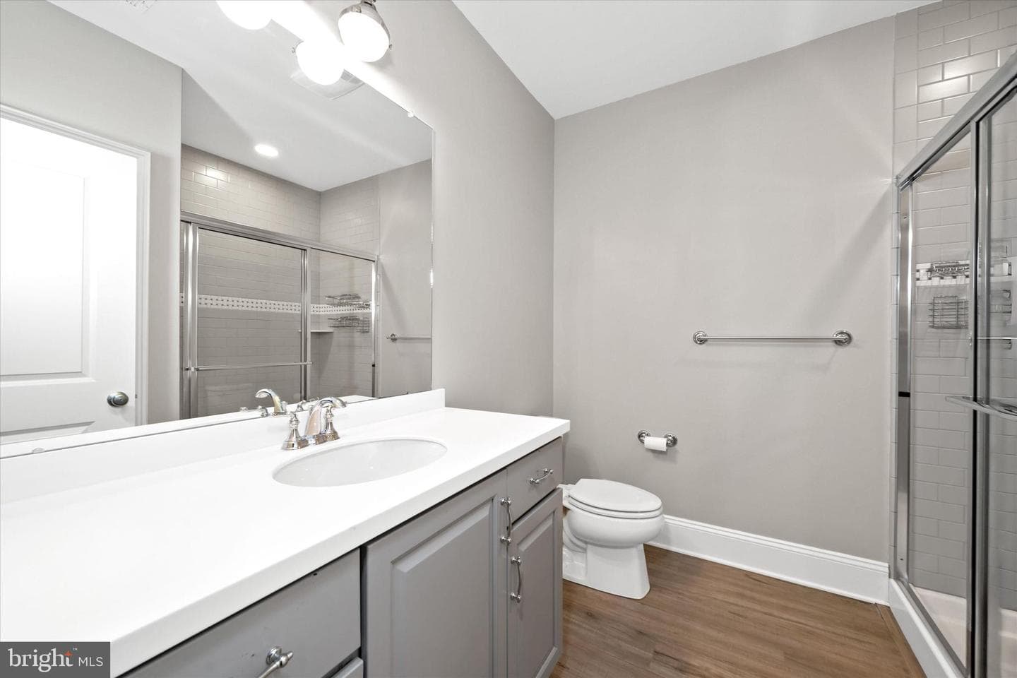211 Daylesford Court photo 40