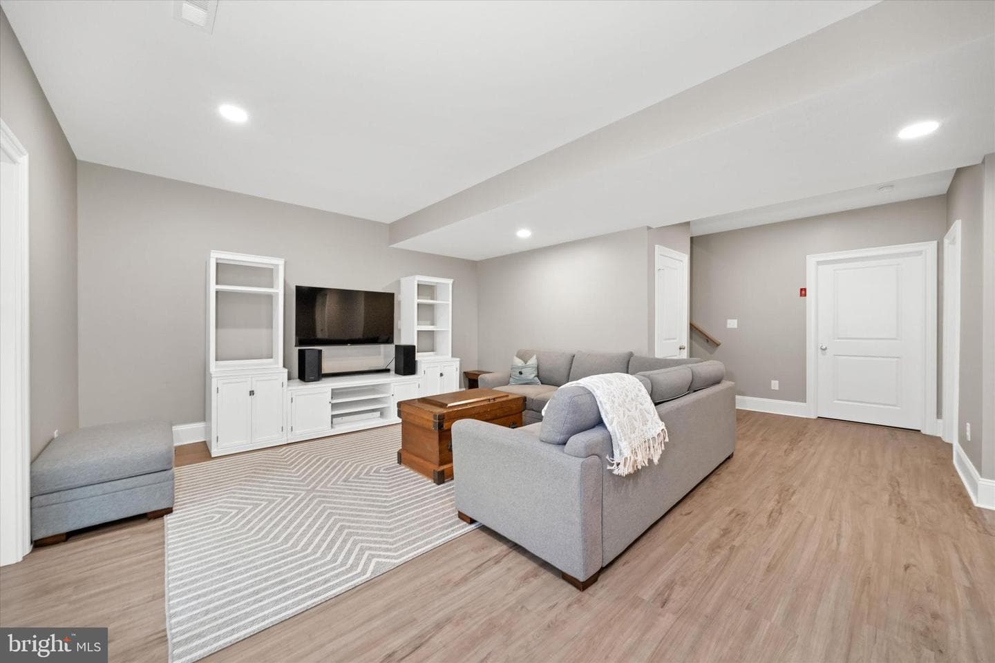 211 Daylesford Court photo 44
