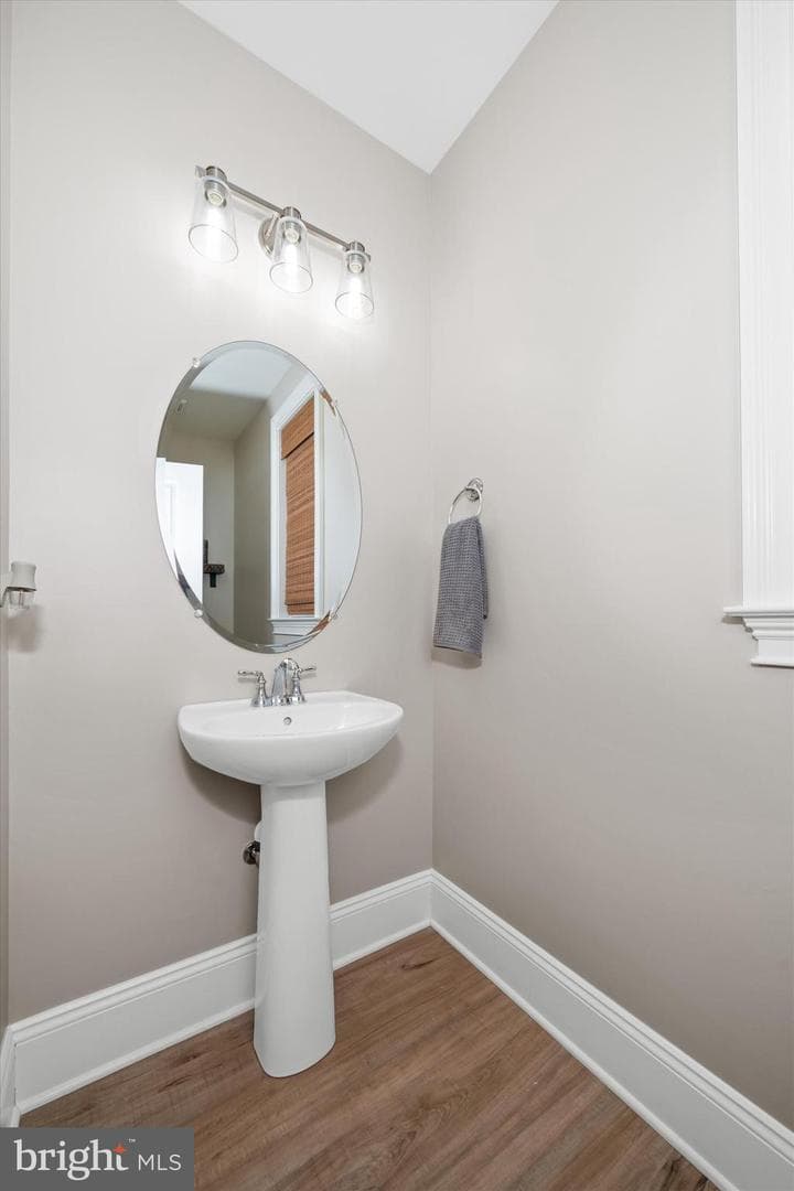 211 Daylesford Court photo 48