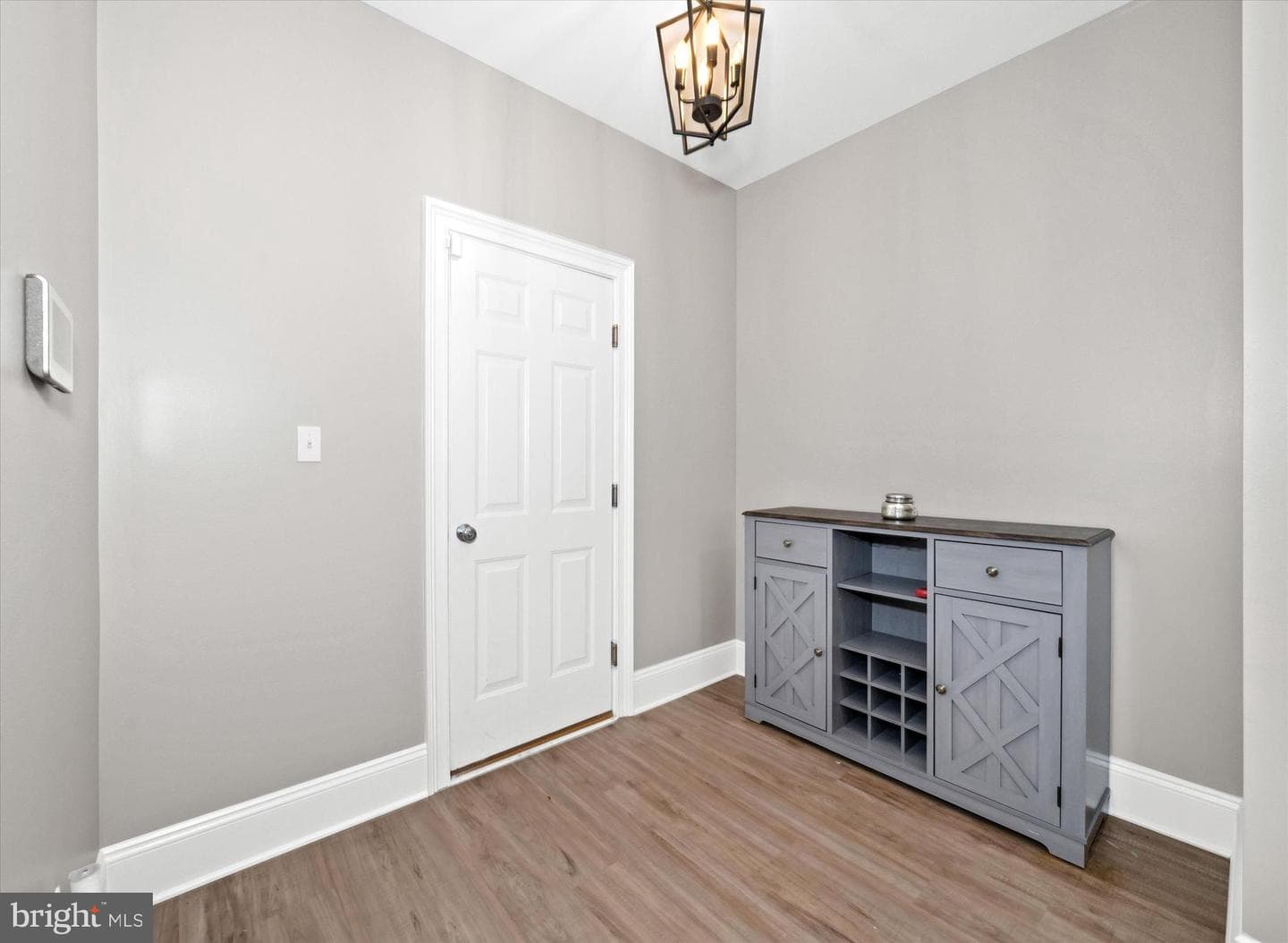 211 Daylesford Court photo 49
