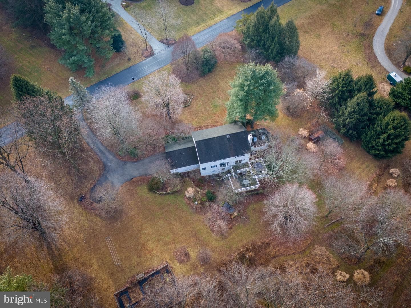 12 Phillips Lane photo 4